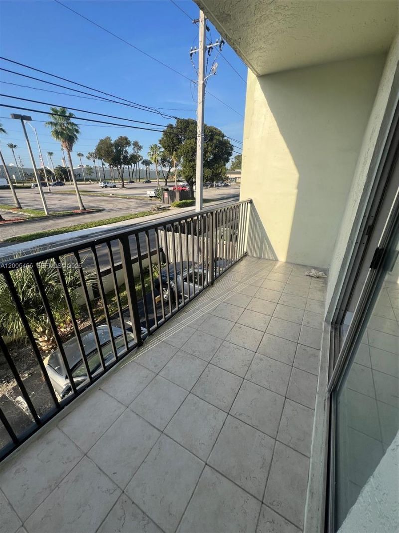 5731 NW 37th St , Unit 218, Virginia Gardens, FL 33166 Photo