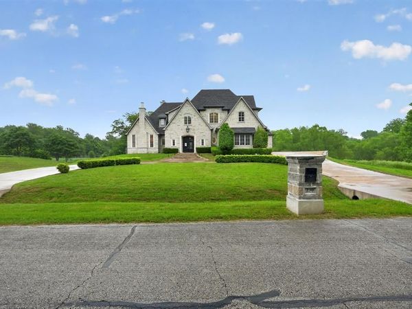 230 Oak Tree Drive, Waxahachie, TX 75165