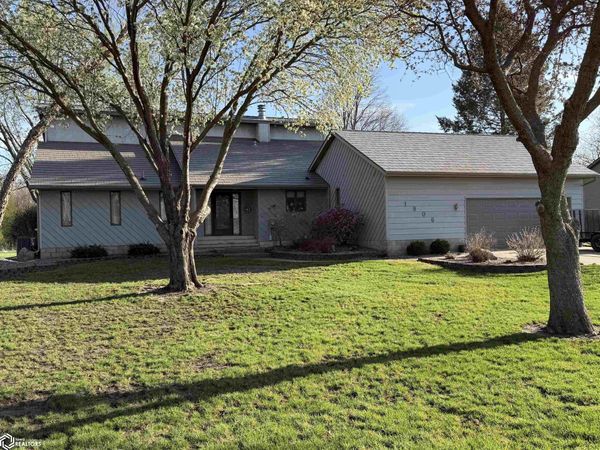 1906 West River Drive, Humboldt, IA 50548