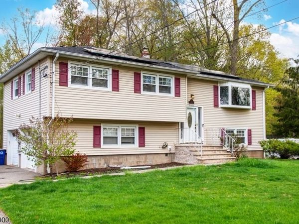 17 Cole Rd, Fairfield, NJ 07004