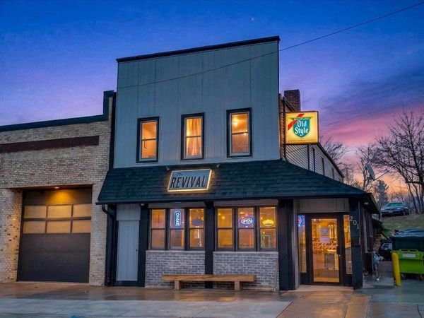 201 S 6th Street, Stoughton, WI 53589