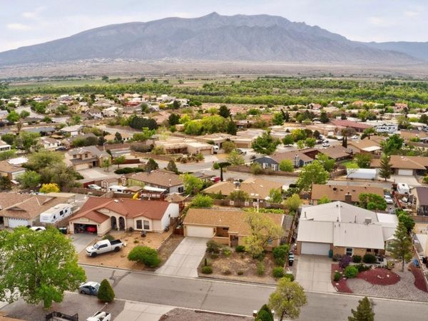 1992 Roanoke Drive NE, Rio Rancho, NM 87144