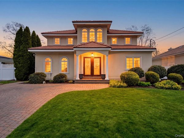 59 Park Lane, Massapequa, NY 11758