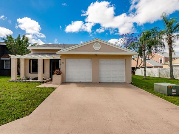 4 Verwood Way, Boynton Beach, FL 33426