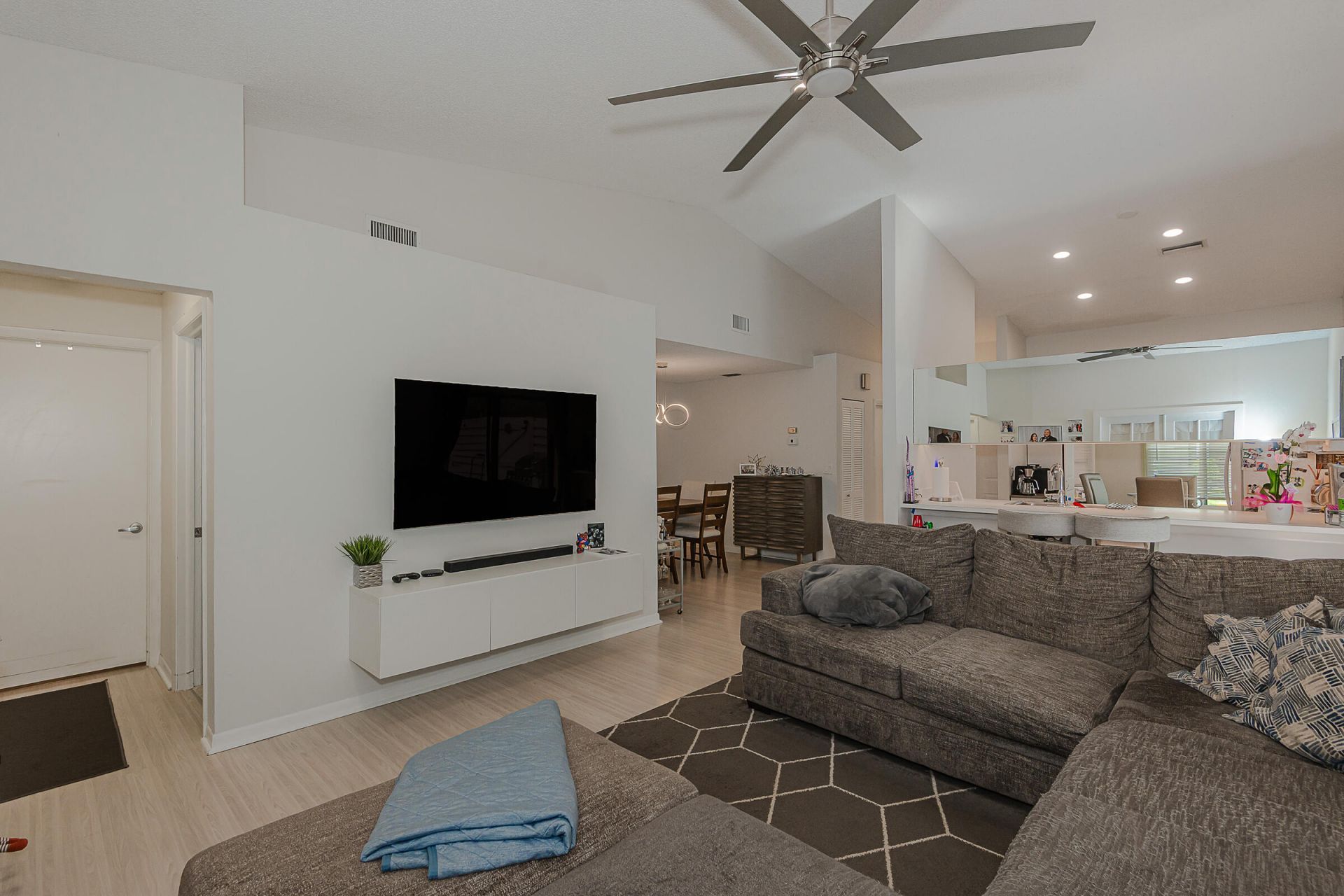 4 Verwood Way, Boynton Beach, FL 33426 Photo