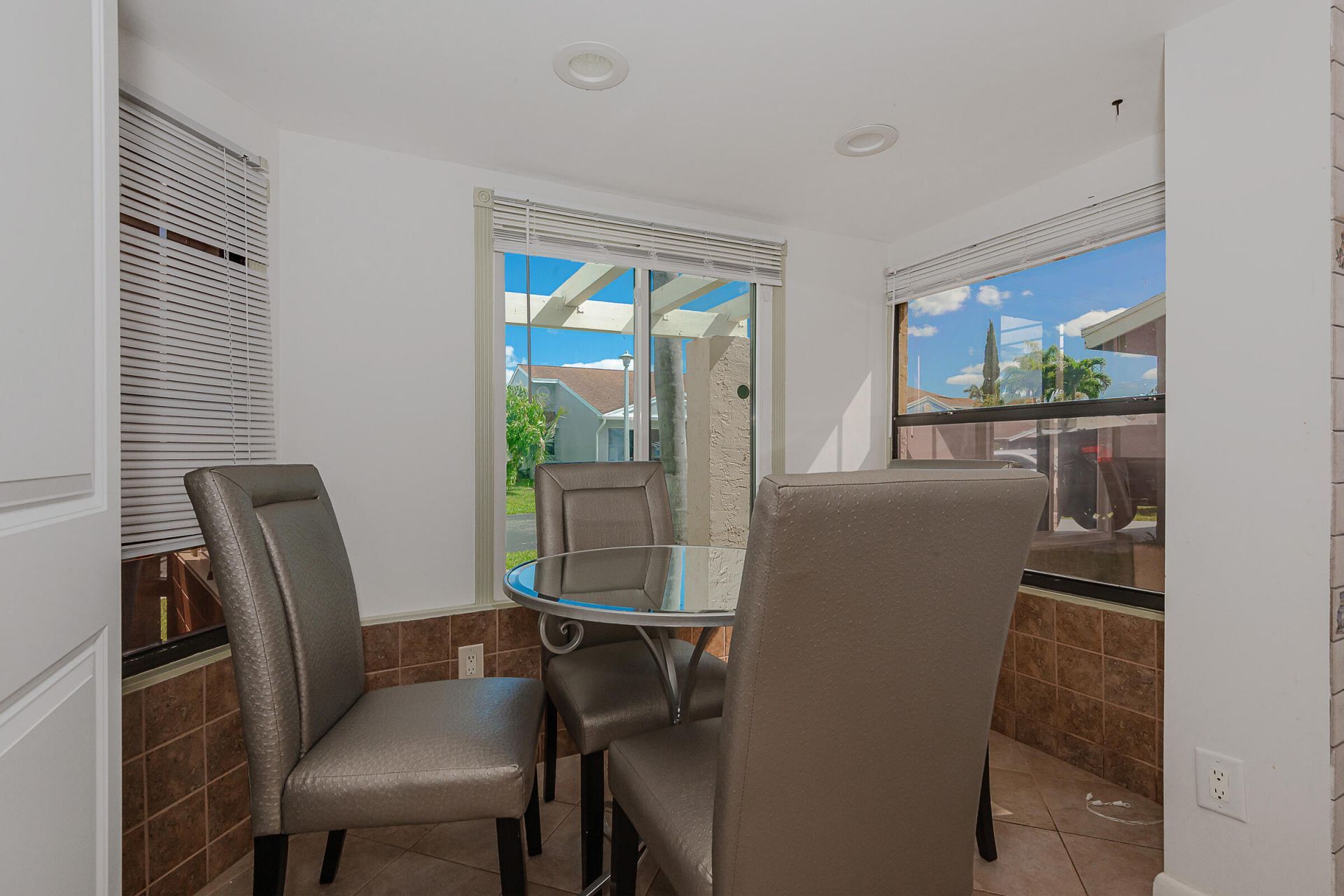 4 Verwood Way, Boynton Beach, FL 33426 Photo