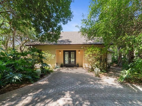 407 43rd Avenue SW, Vero Beach, FL 32968