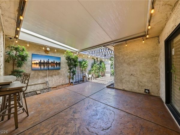 2577 Palmera Circle, Las Vegas, NV 89121