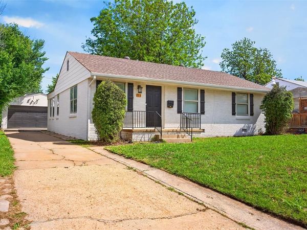 111 E Kittyhawk Drive, Midwest City, OK 73110