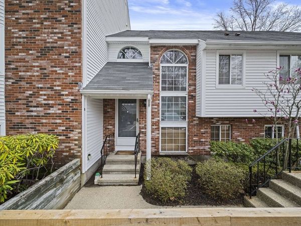 121 Tall Oaks Dr, Unit B, Weymouth, MA 02190