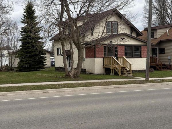 715 E Easterday AVE, Sault Ste Marie, MI 49783