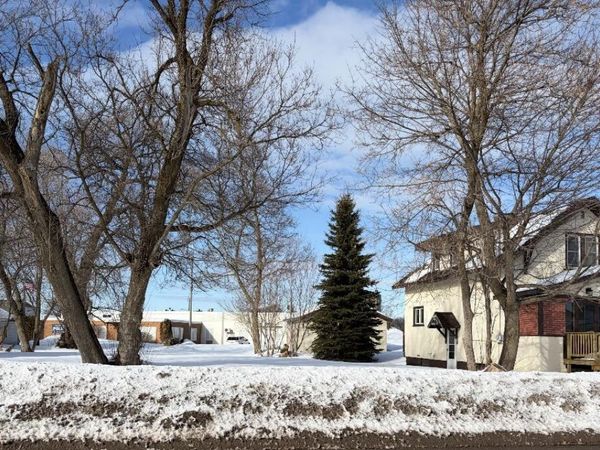 715 E Easterday AVE, Sault Ste Marie, MI 49783