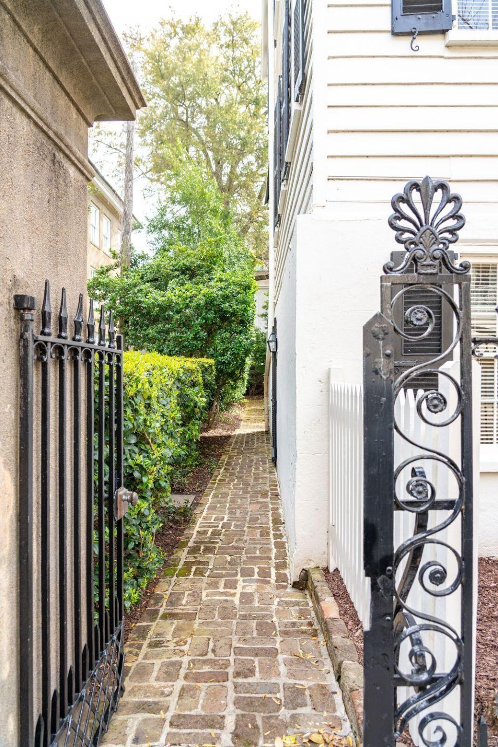 75 Tradd Street Photo 80