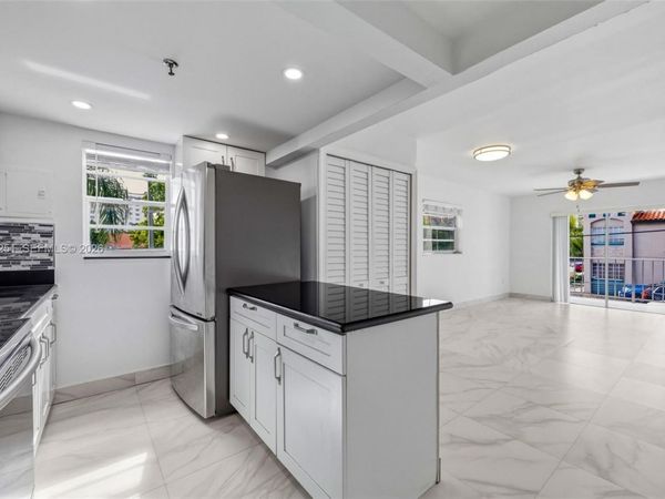 140 NW 14th Ave , Unit 9, Miami, FL 33125