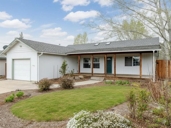 2807 SW 23rd Street, Redmond, OR 97756