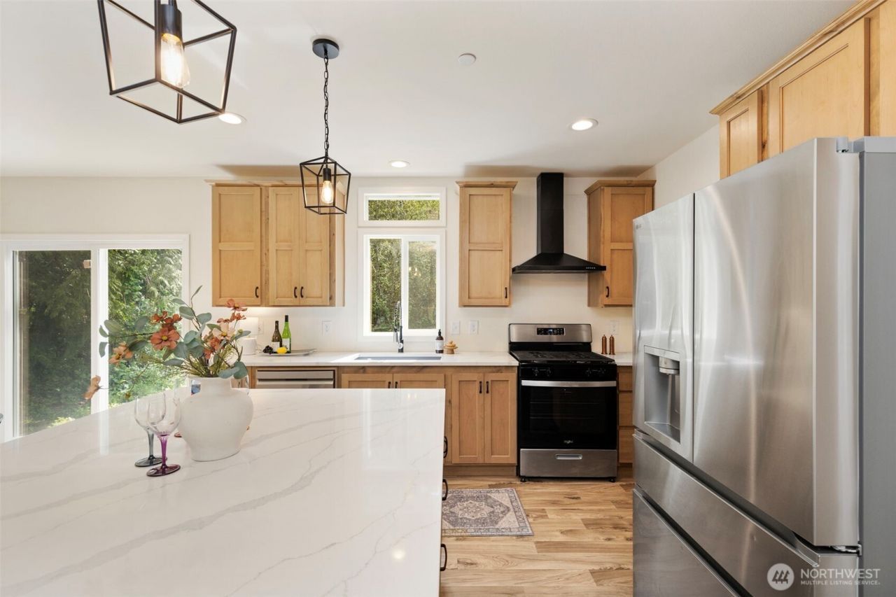 31571 Night Owl Avenue Ne, Kingston, WA 98346