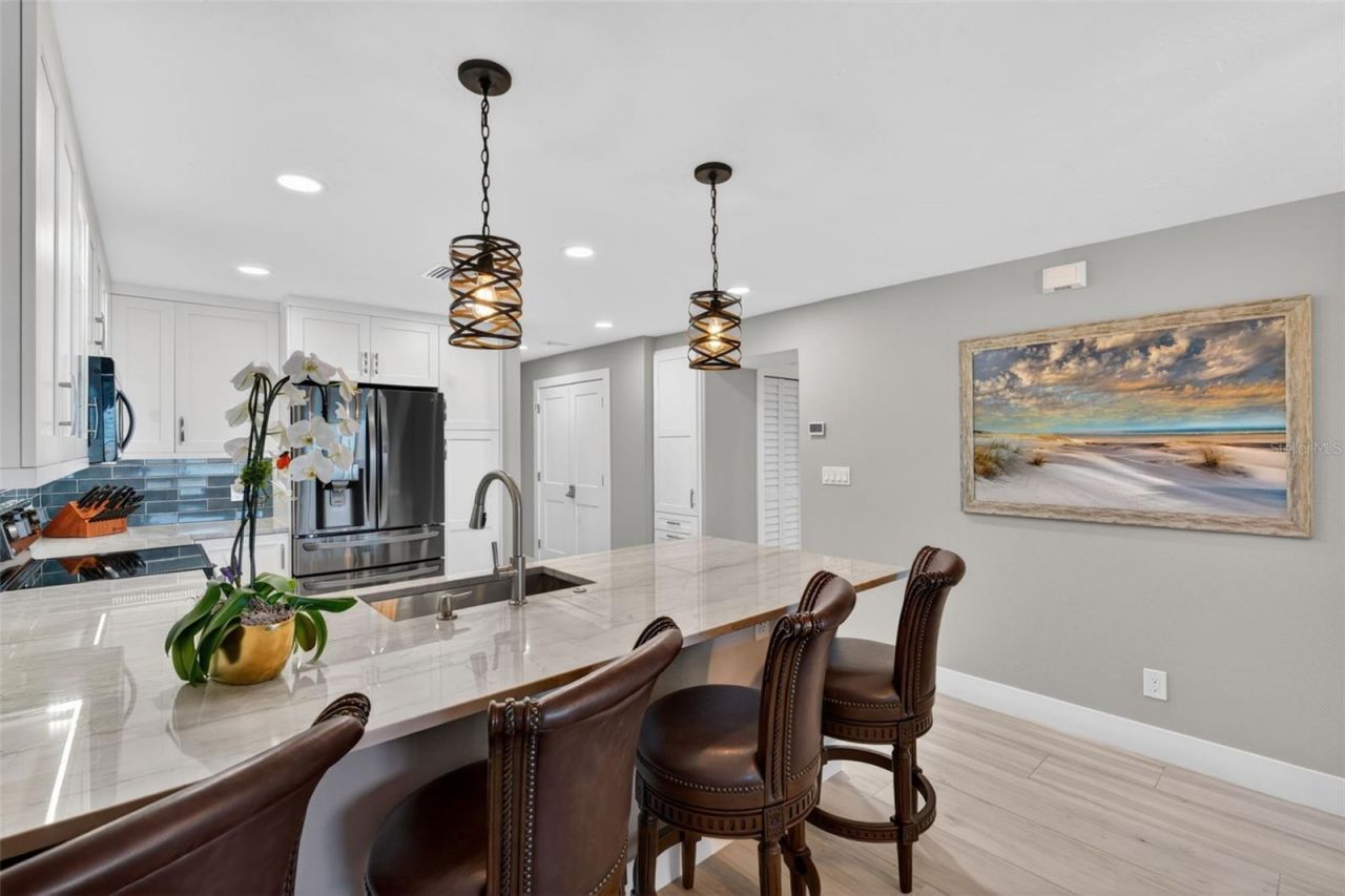 1080 W Peppertree Lane, Unit 305A, Sarasota, FL 34242 Photo