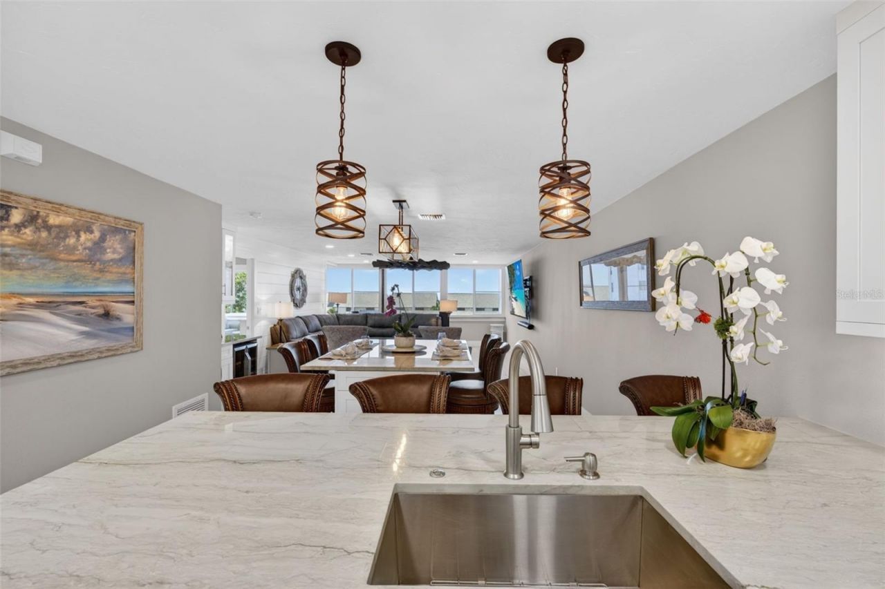 1080 W Peppertree Lane, Unit 305A, Sarasota, FL 34242 Photo