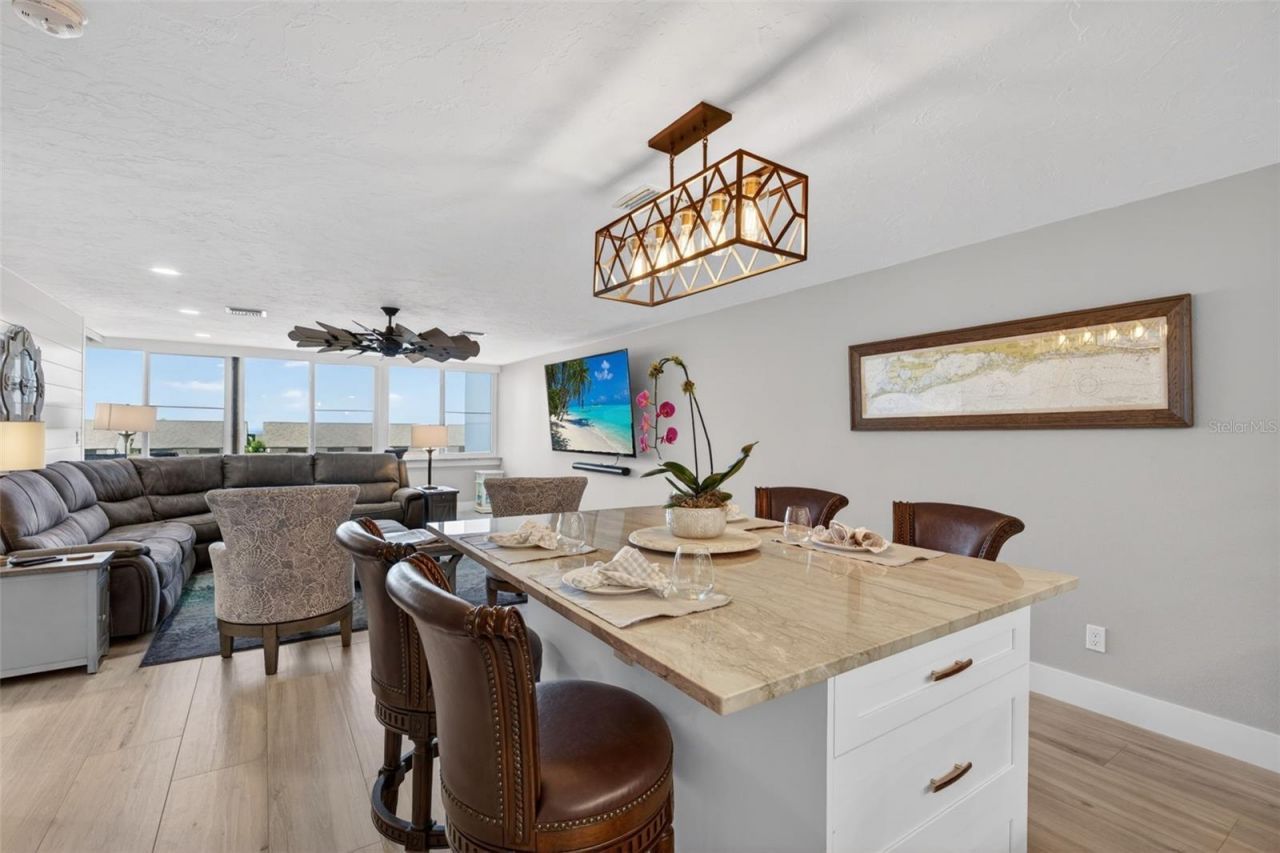 1080 W Peppertree Lane, Unit 305A, Sarasota, FL 34242 Photo