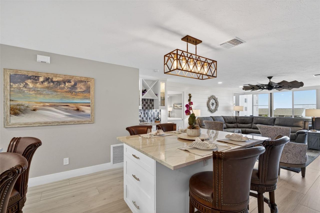 1080 W Peppertree Lane, Unit 305A, Sarasota, FL 34242 Photo