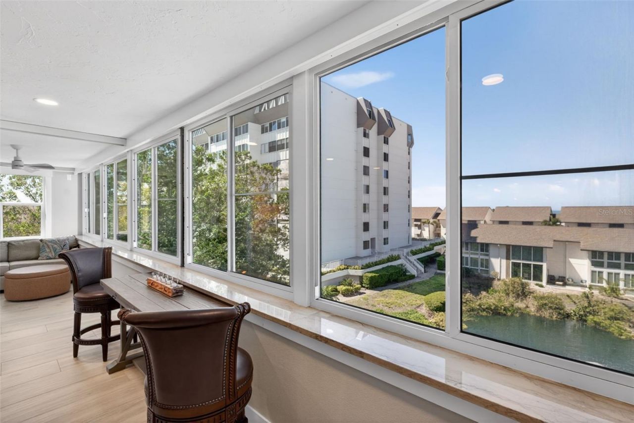 1080 W Peppertree Lane, Unit 305A, Sarasota, FL 34242 Photo