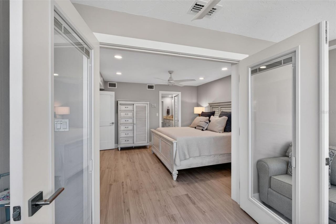 1080 W Peppertree Lane, Unit 305A, Sarasota, FL 34242 Photo