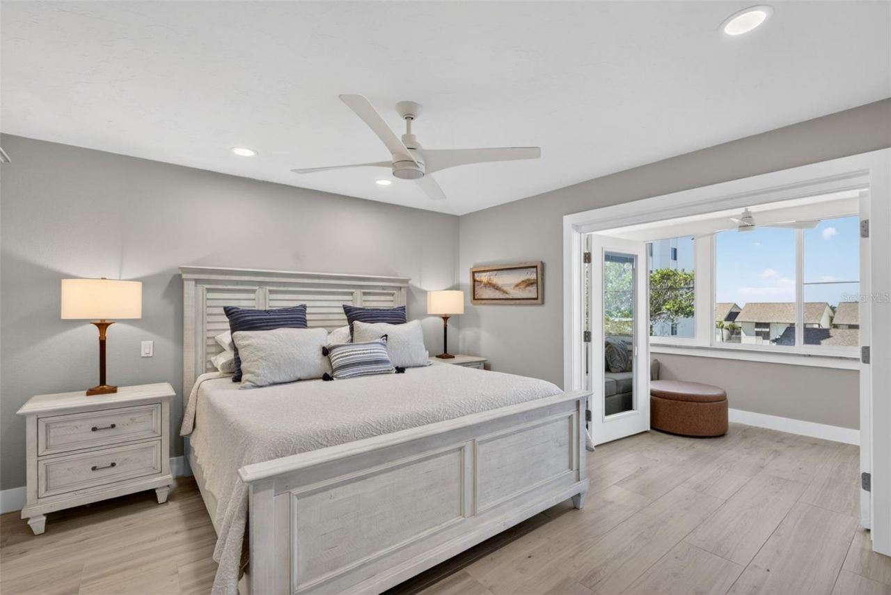 1080 W Peppertree Lane, Unit 305A, Sarasota, FL 34242 Photo