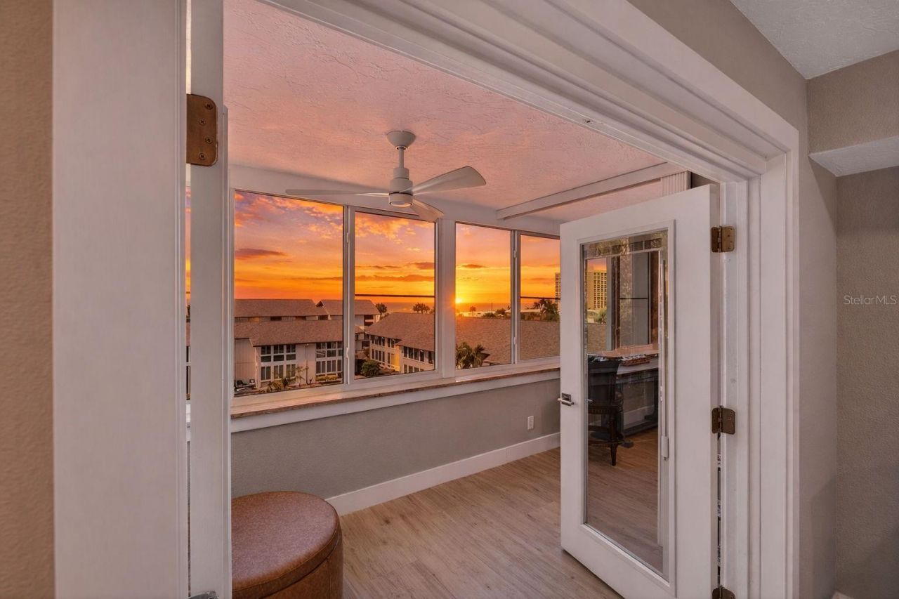 1080 W Peppertree Lane, Unit 305A, Sarasota, FL 34242 Photo