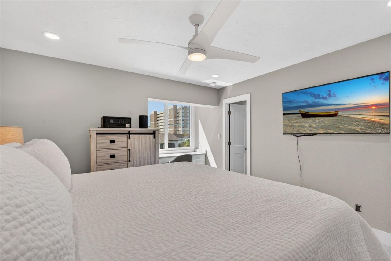 1080 W Peppertree Lane, Unit 305A, Sarasota, FL 34242 Photo
