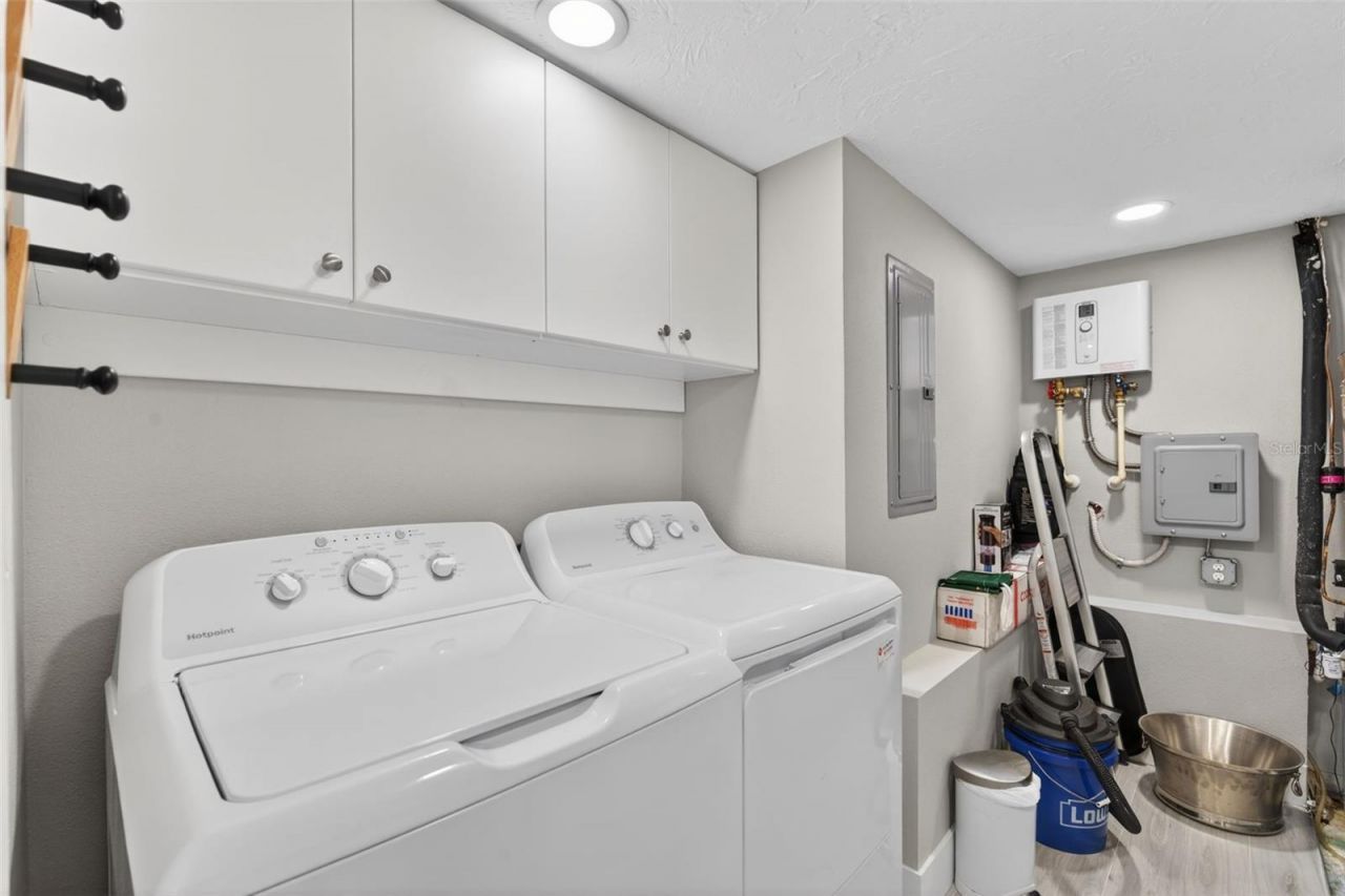 1080 W Peppertree Lane, Unit 305A, Sarasota, FL 34242 Photo