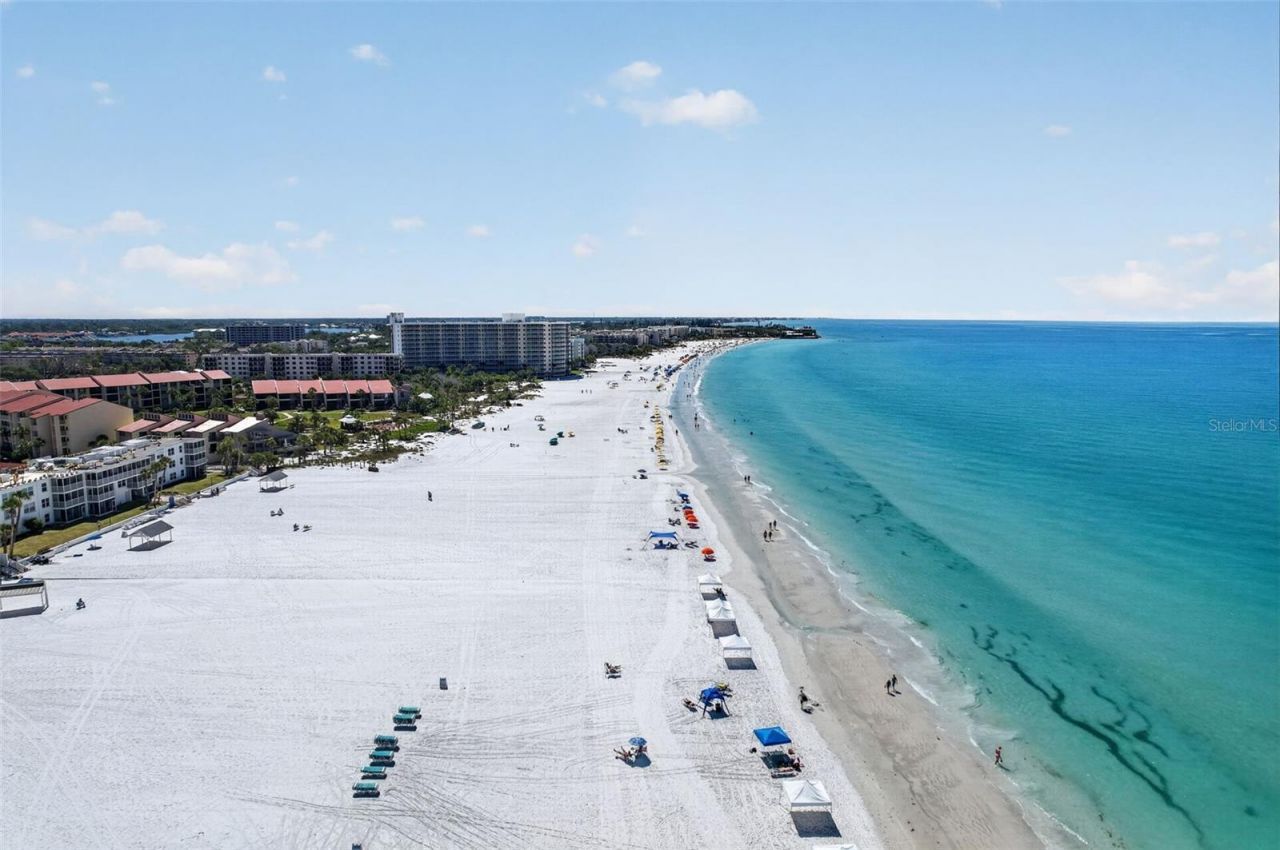 1080 W Peppertree Lane, Unit 305A, Sarasota, FL 34242 Photo