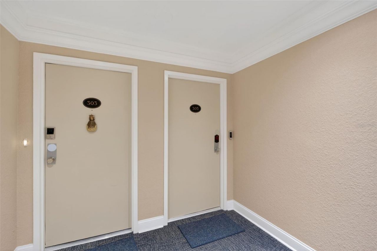 1080 W Peppertree Lane, Unit 305A, Sarasota, FL 34242 Photo