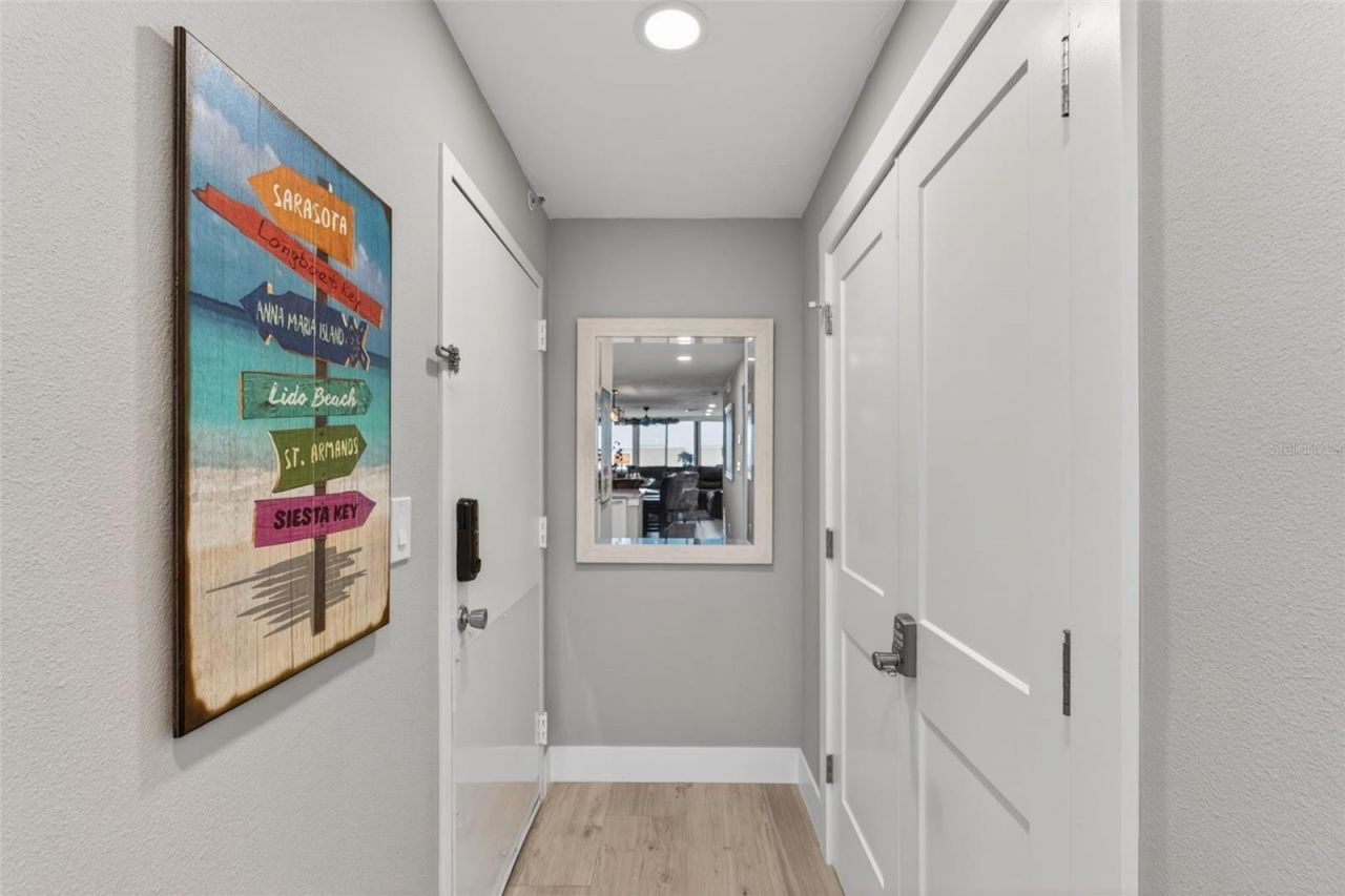 1080 W Peppertree Lane, Unit 305A, Sarasota, FL 34242 Photo