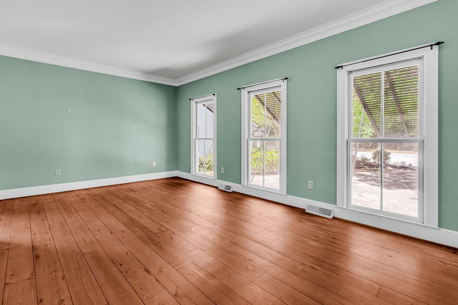 594 Heron Pointe Boulevard Photo 9