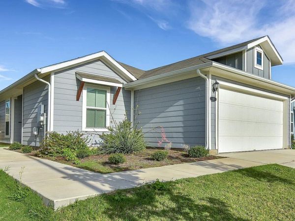 121 Crescent ST , Georgetown, TX 78626