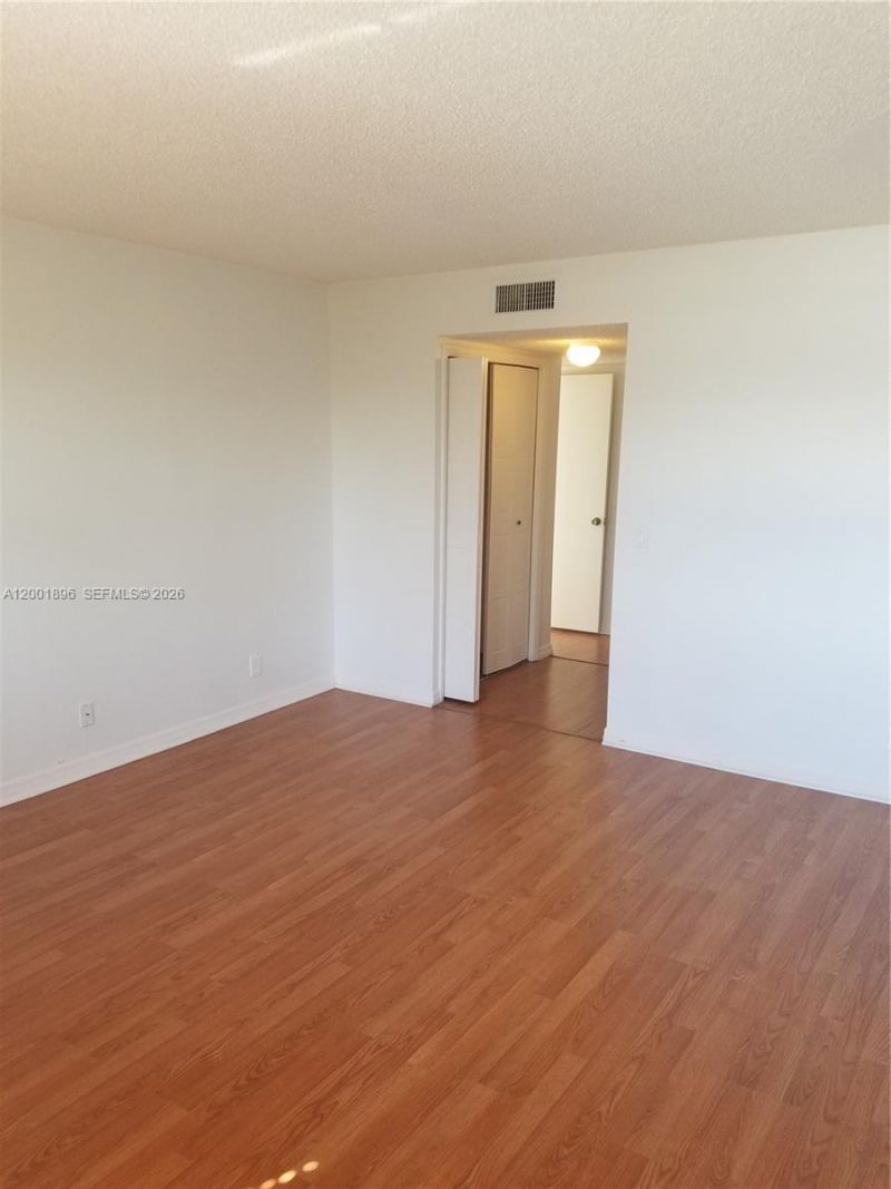 310 Racquet Club Rd, Unit 204, Weston, FL 33326 Photo