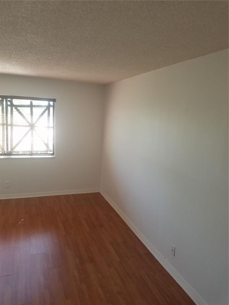 310 Racquet Club Rd, Unit 204, Weston, FL 33326 Photo