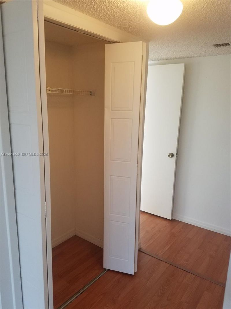 310 Racquet Club Rd, Unit 204, Weston, FL 33326 Photo