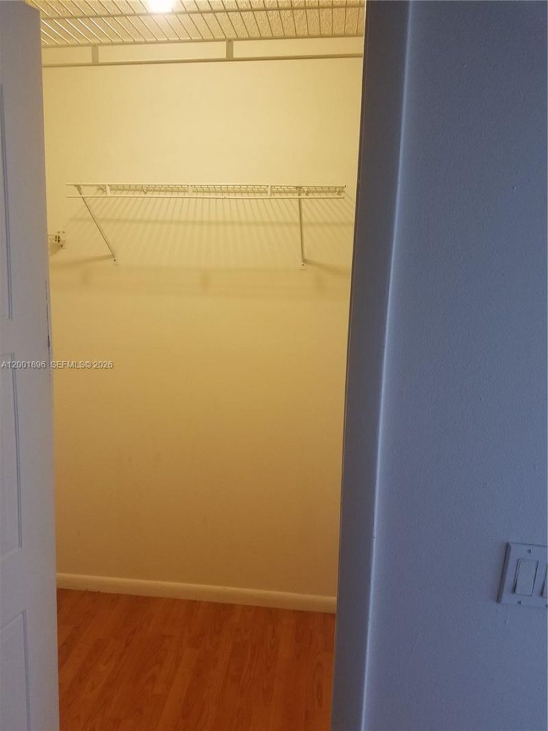 310 Racquet Club Rd, Unit 204, Weston, FL 33326 Photo