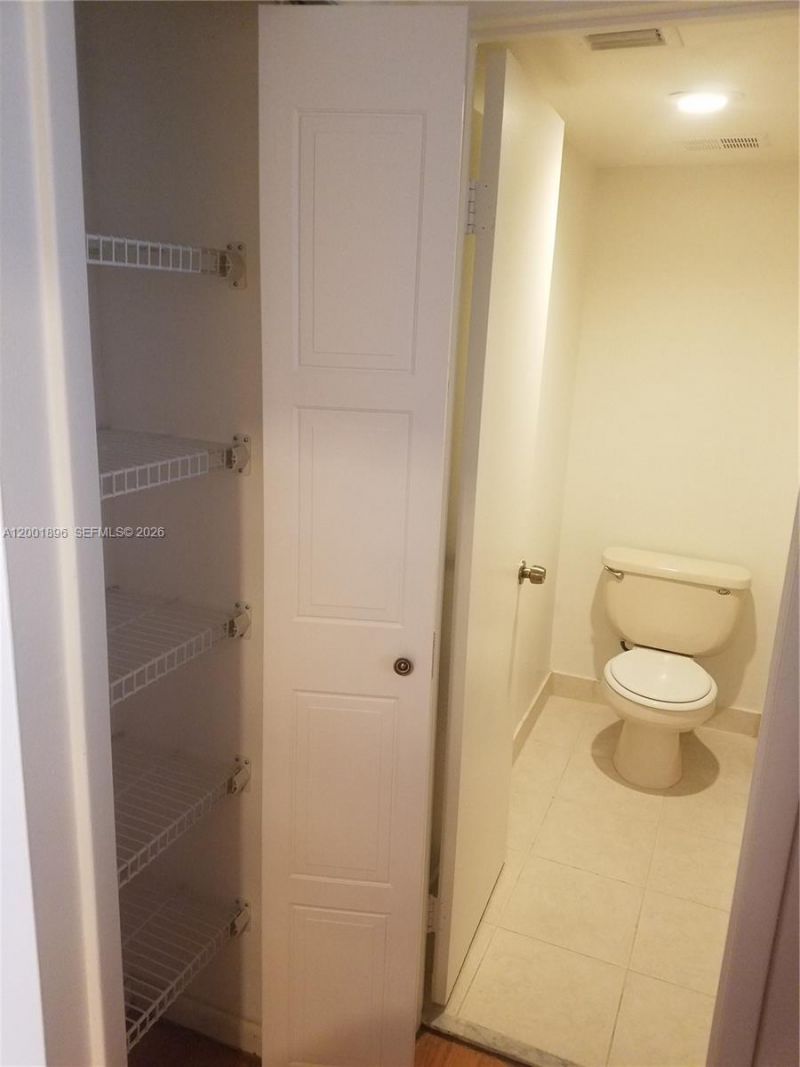 310 Racquet Club Rd, Unit 204, Weston, FL 33326 Photo