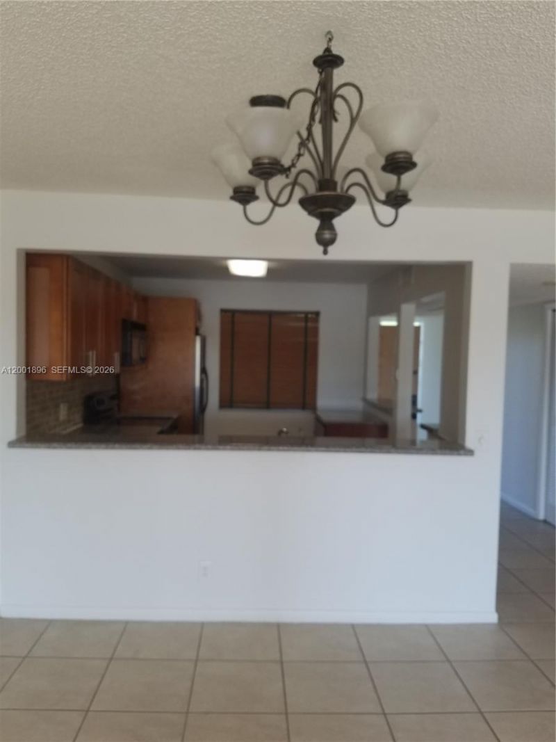 310 Racquet Club Rd, Unit 204, Weston, FL 33326 Photo