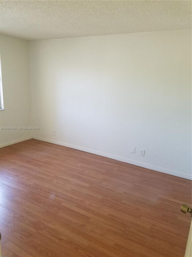 310 Racquet Club Rd, Unit 204, Weston, FL 33326 Photo