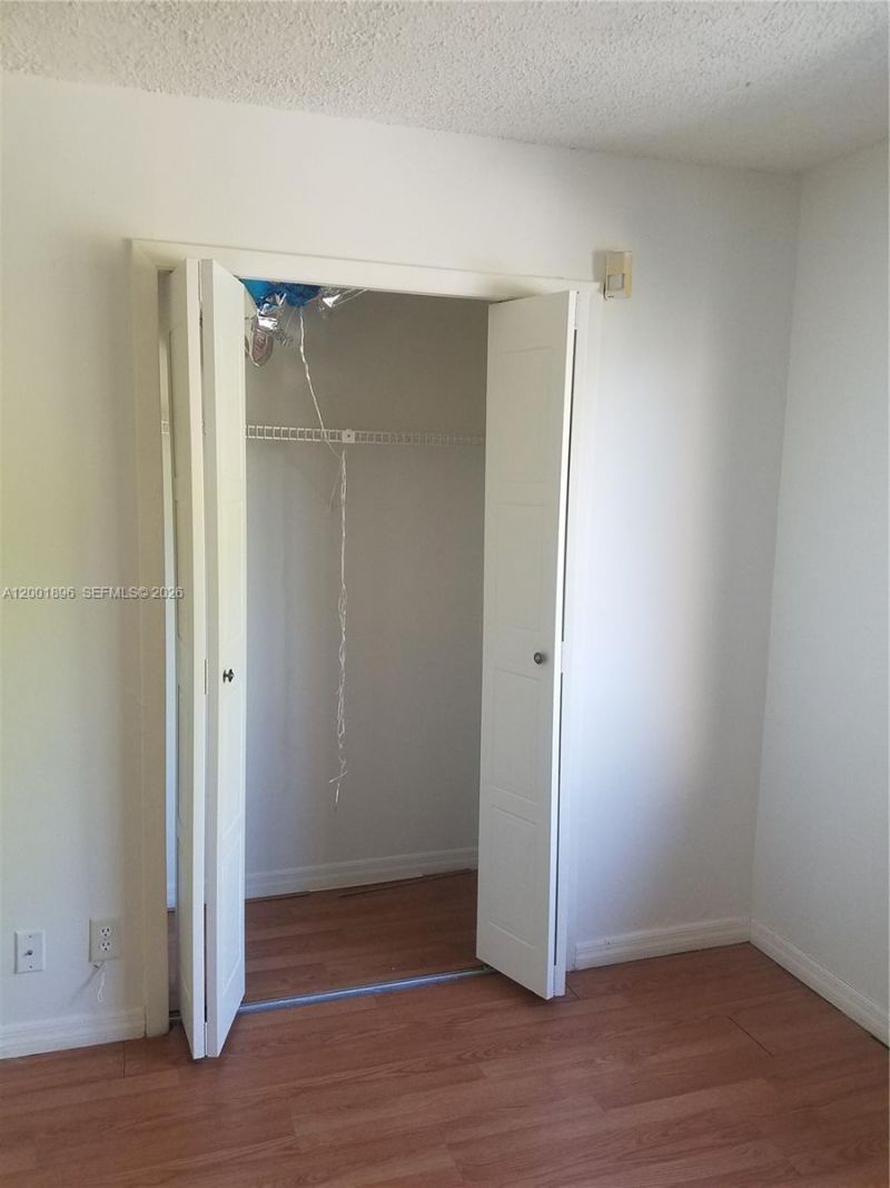 310 Racquet Club Rd, Unit 204, Weston, FL 33326 Photo