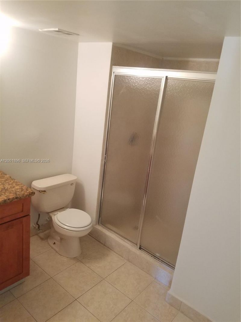 310 Racquet Club Rd, Unit 204, Weston, FL 33326 Photo
