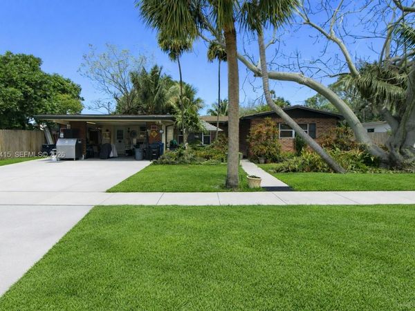 2048 SW 27th Ave , Fort Lauderdale, FL 33312