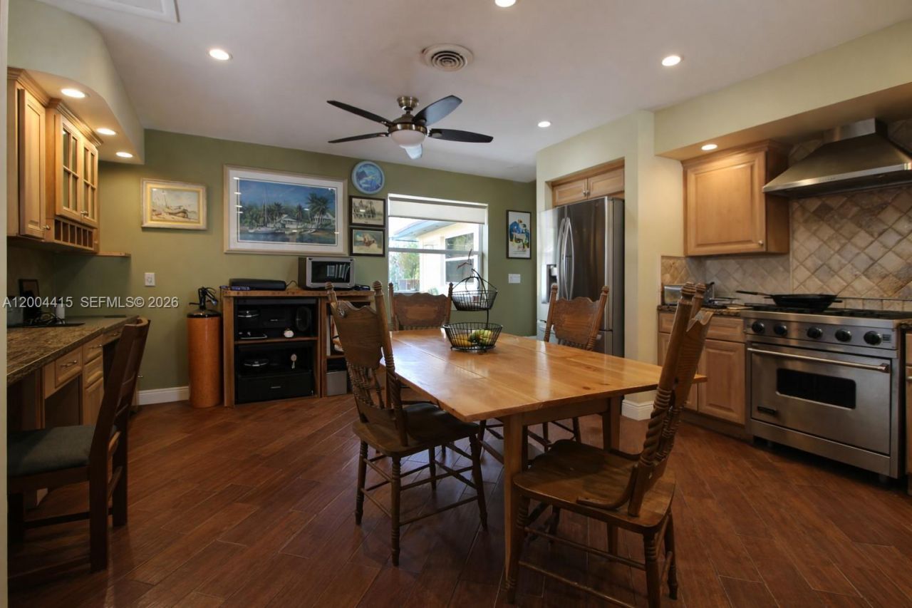 2048 SW 27th Ave, Fort Lauderdale, FL 33312 Photo