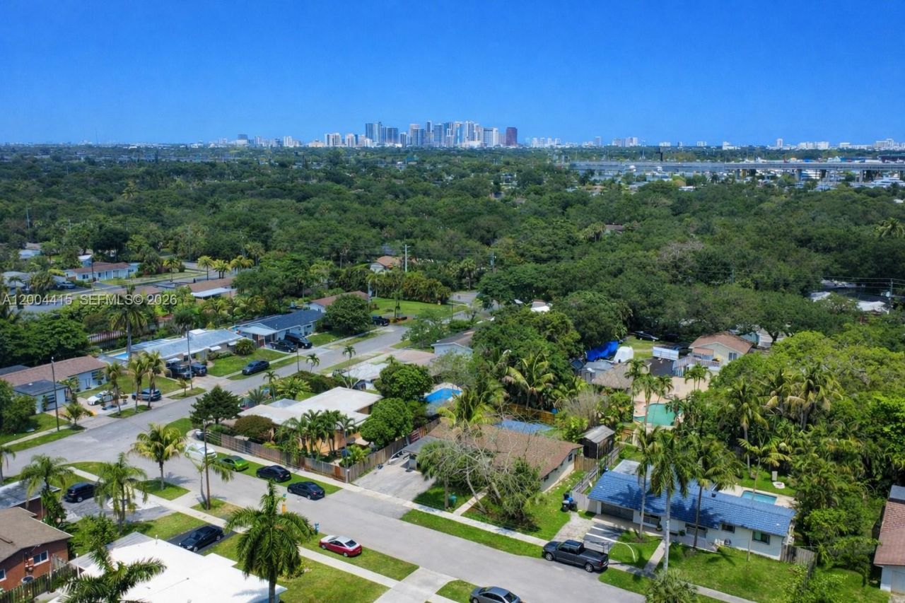 2048 SW 27th Ave, Fort Lauderdale, FL 33312 Photo