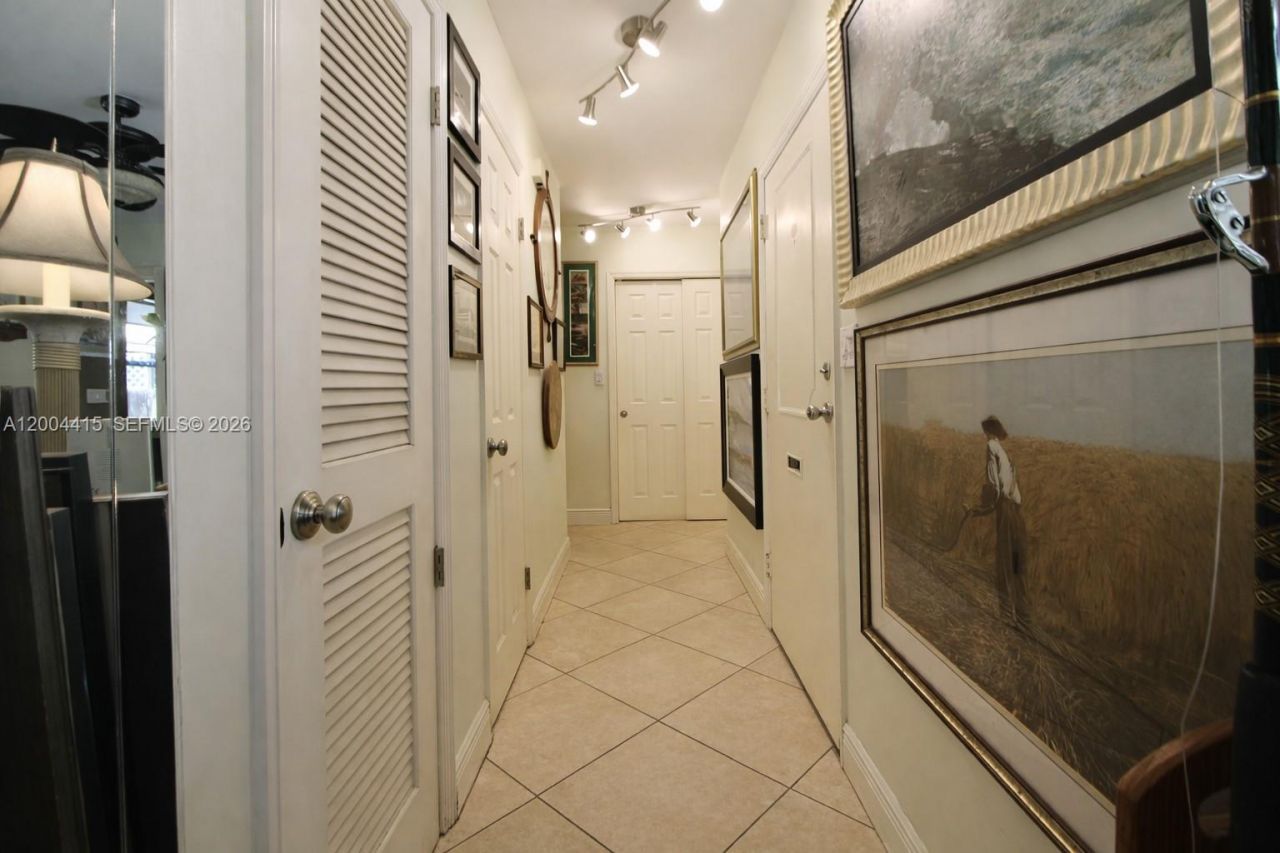 2048 SW 27th Ave, Fort Lauderdale, FL 33312 Photo