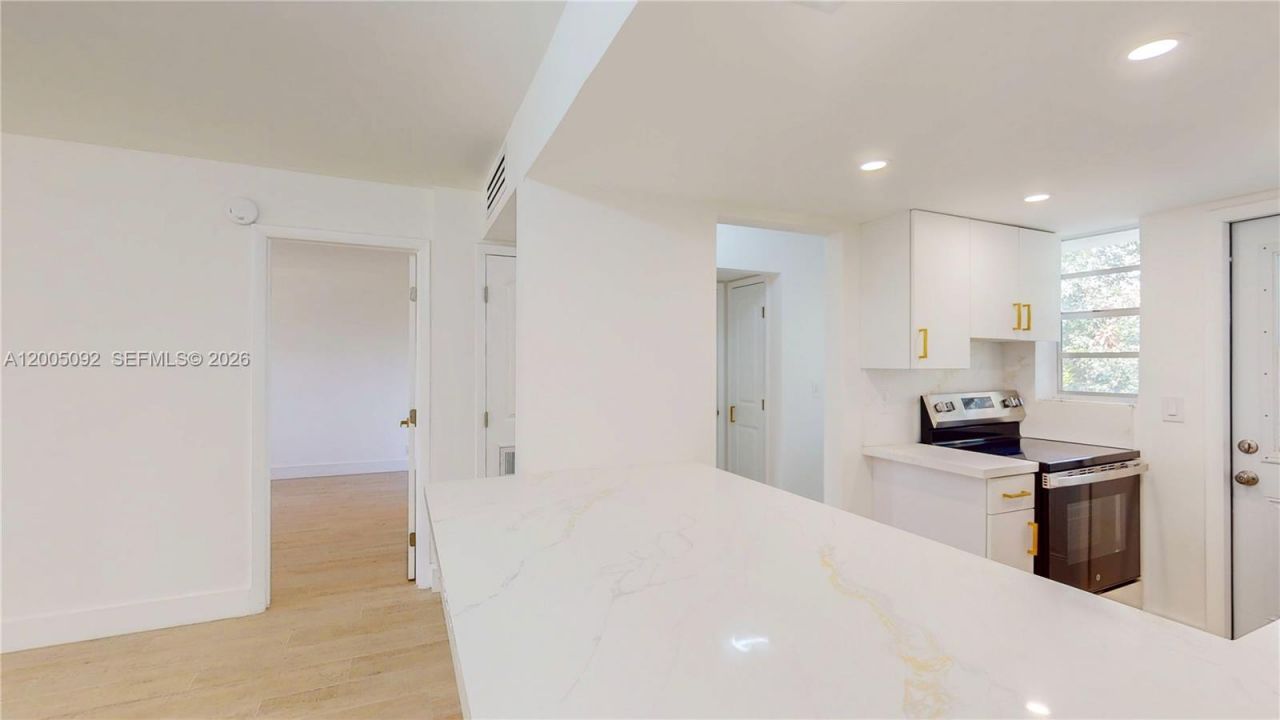 1333 E Hallandale Beach Blvd , Unit 326, Hallandale Beach, FL 33009 Photo