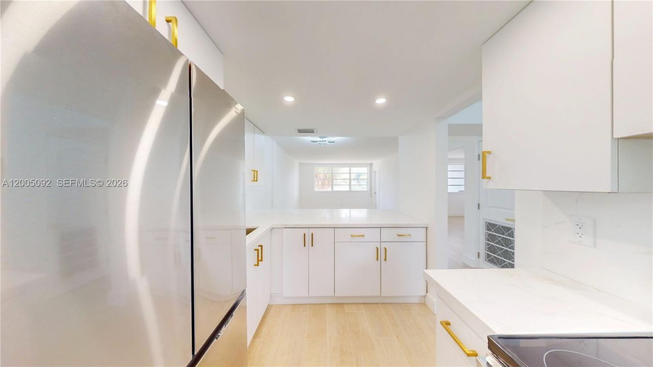 1333 E Hallandale Beach Blvd , Unit 326, Hallandale Beach, FL 33009 Photo